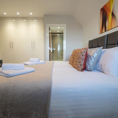 Helios Court Penthouse Serviced Apartment By Ferndale Мейденгед Екстер'єр фото